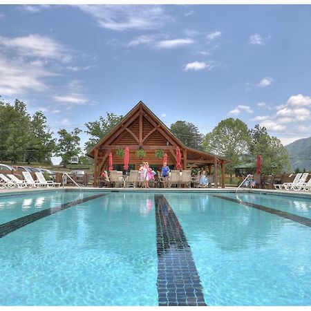 Gypsy Road - Privacy! Log Cabin With Hot Tub, Wifi, Directv And Arcade Sevierville Exterior foto