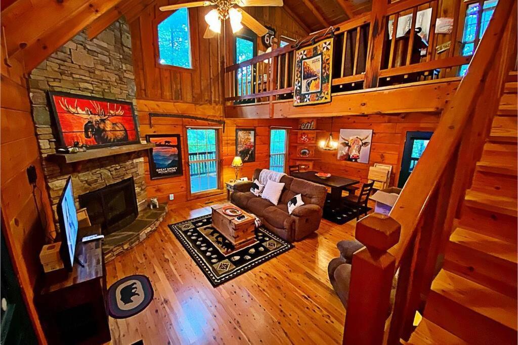 Gypsy Road - Privacy! Log Cabin With Hot Tub, Wifi, Directv And Arcade Sevierville Exterior foto