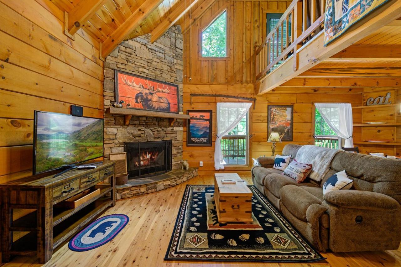 Gypsy Road - Privacy! Log Cabin With Hot Tub, Wifi, Directv And Arcade Sevierville Exterior foto