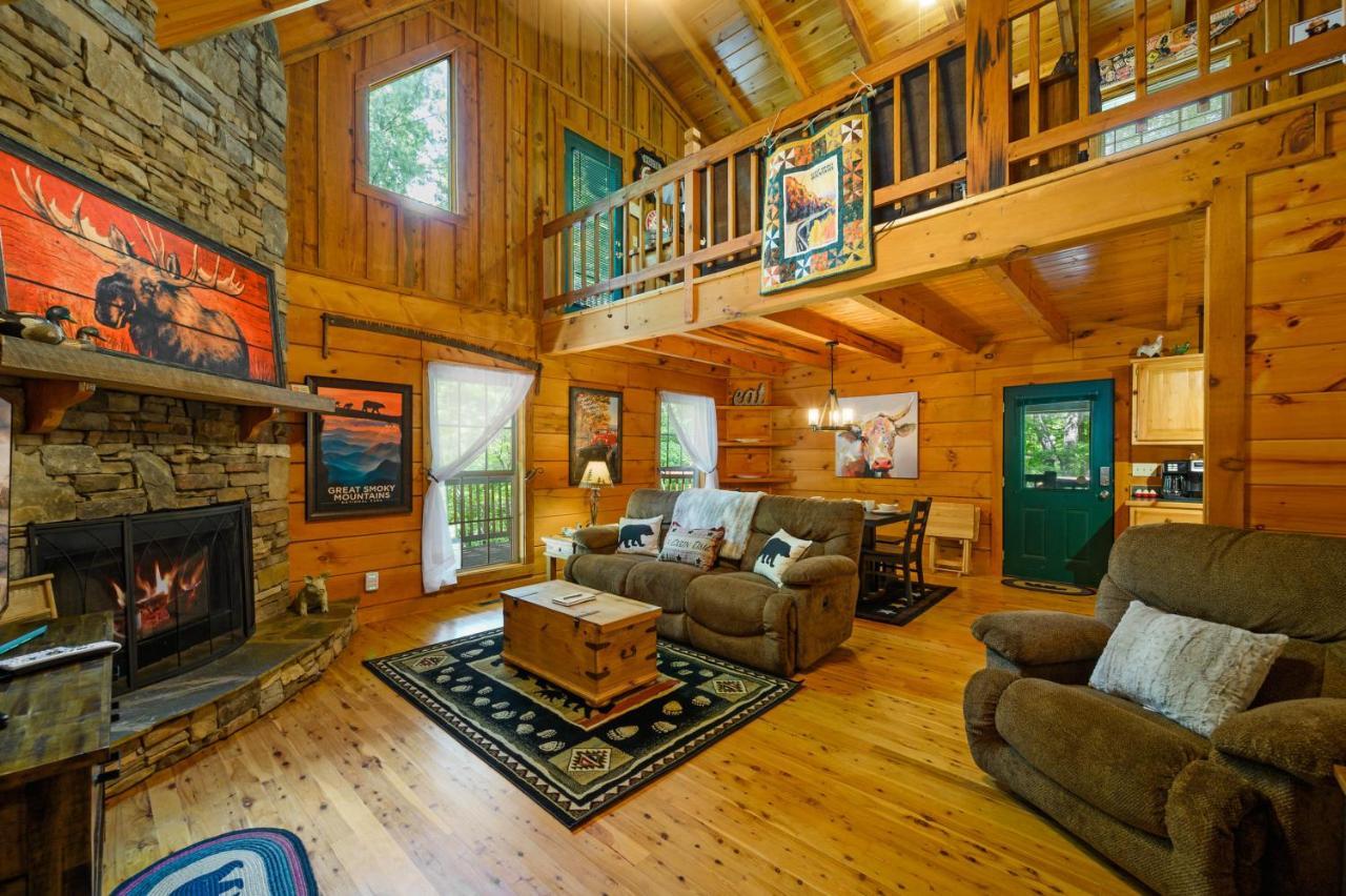 Gypsy Road - Privacy! Log Cabin With Hot Tub, Wifi, Directv And Arcade Sevierville Exterior foto