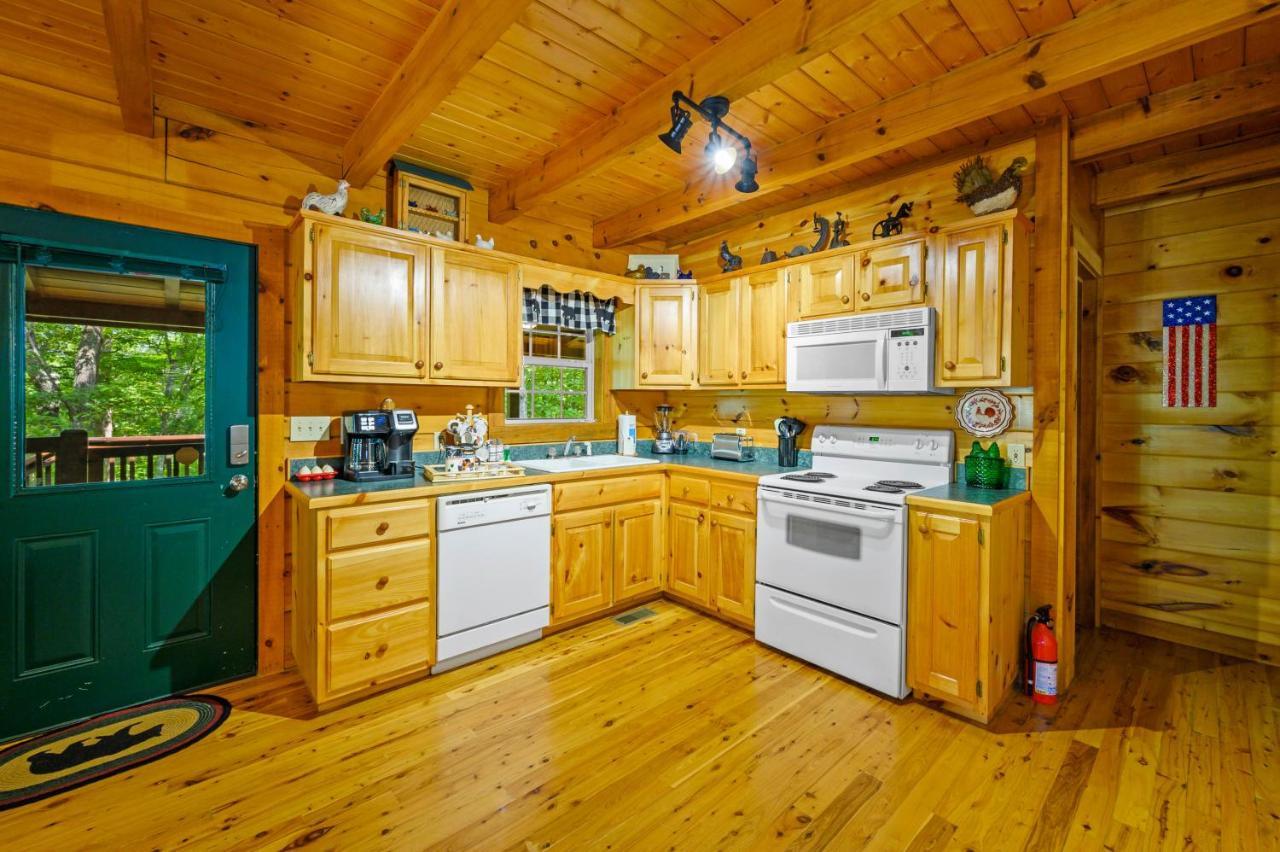 Gypsy Road - Privacy! Log Cabin With Hot Tub, Wifi, Directv And Arcade Sevierville Exterior foto