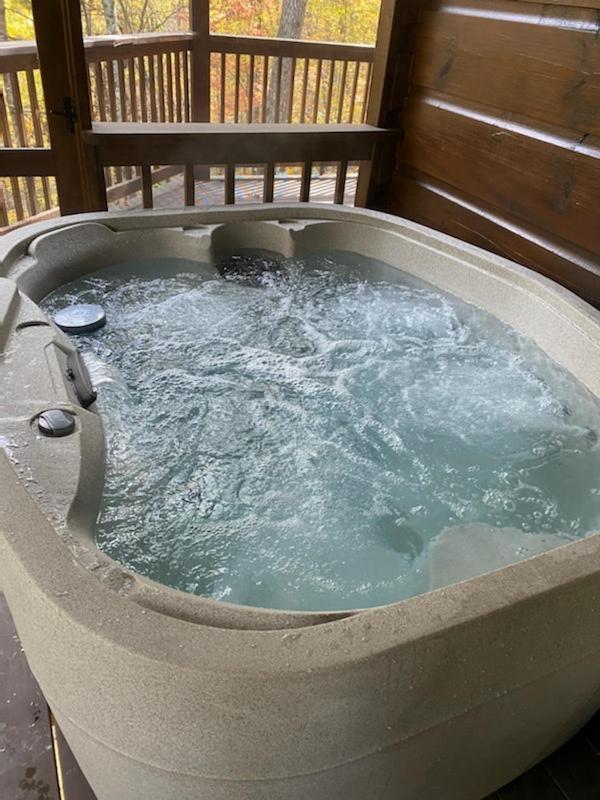 Gypsy Road - Privacy! Log Cabin With Hot Tub, Wifi, Directv And Arcade Sevierville Exterior foto